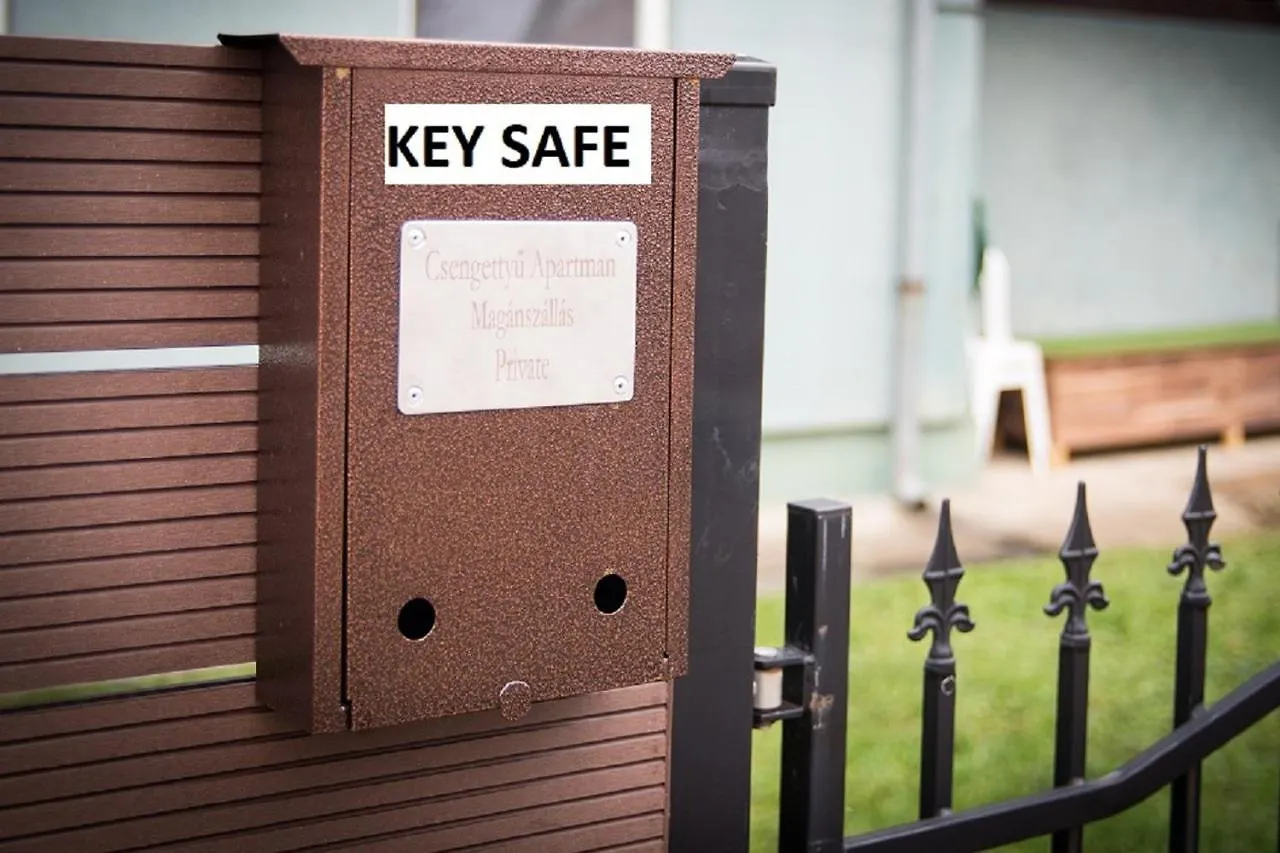 Csengettyu Apartman Eger Lägenhet